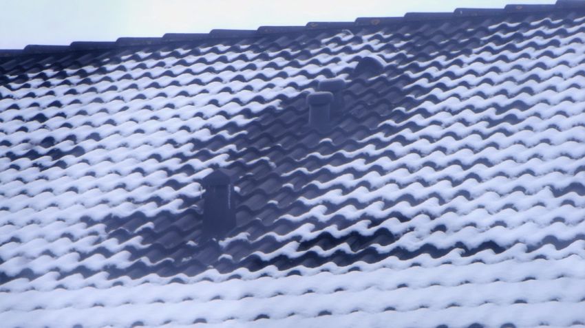 1 cieple powietrze z odpowierznikow topi snieg